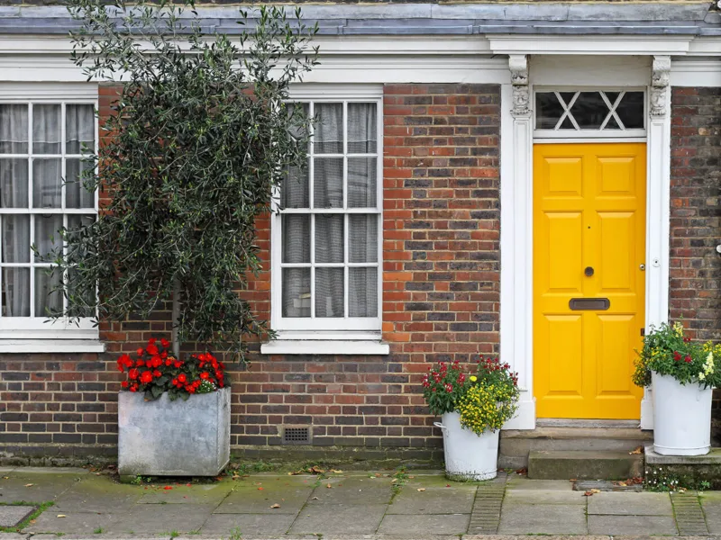 What should you look for in a new front door