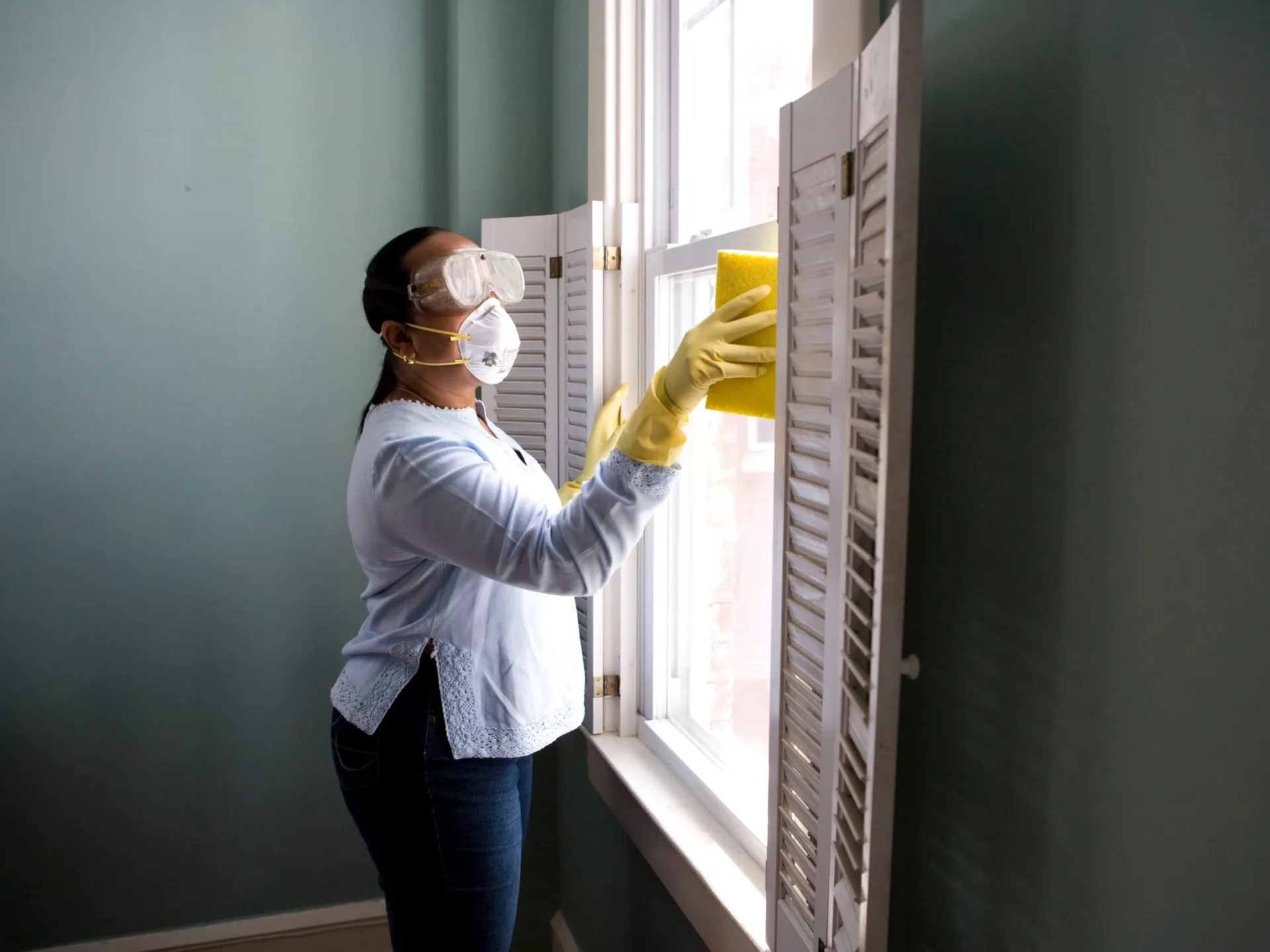 Maintenance: How to Clean Double Glazed Windows