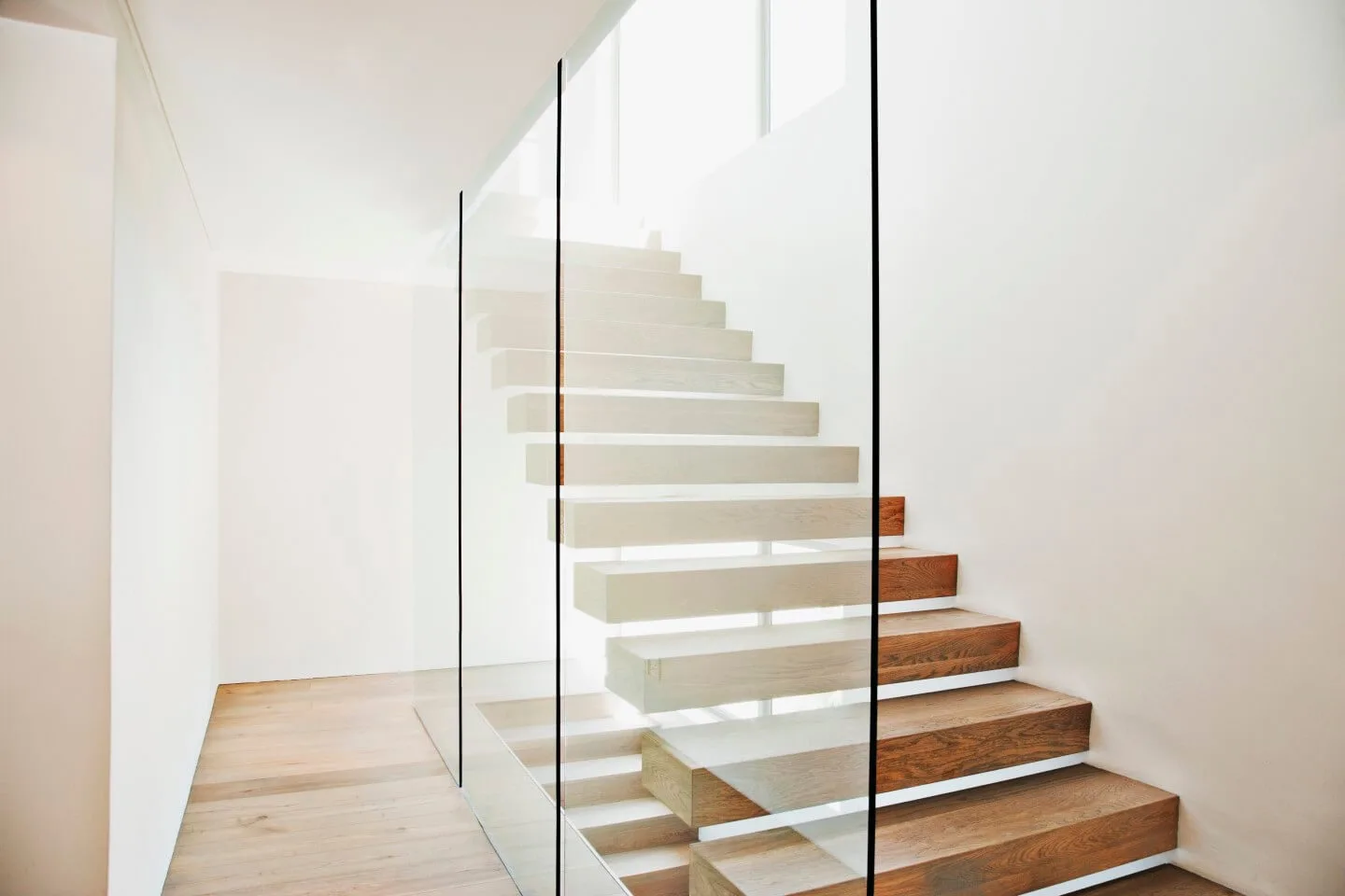 4 Ways of Decorating Your Home With Glass