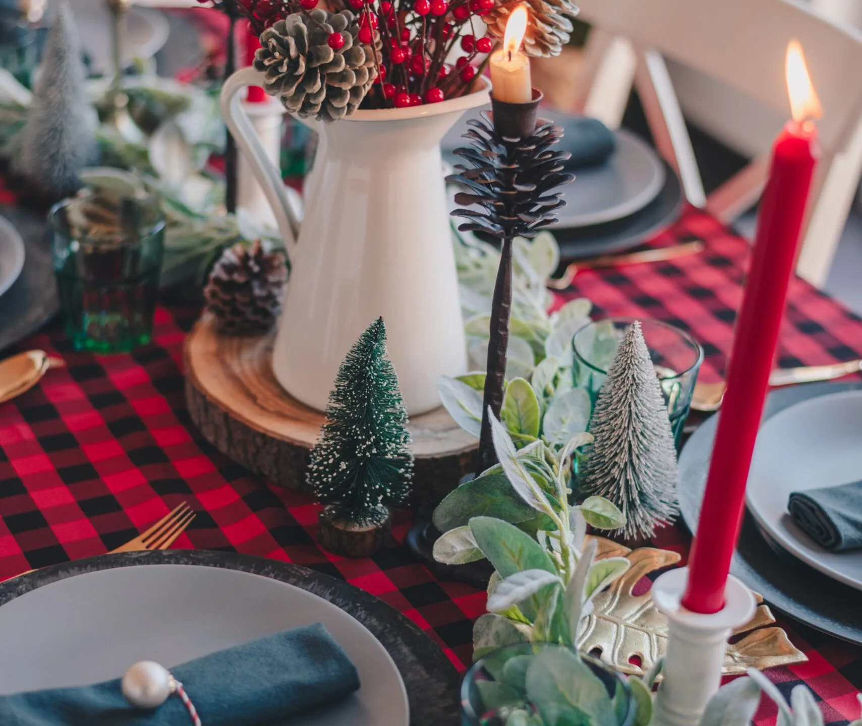 Magical Christmas Dining Table Decor Ideas