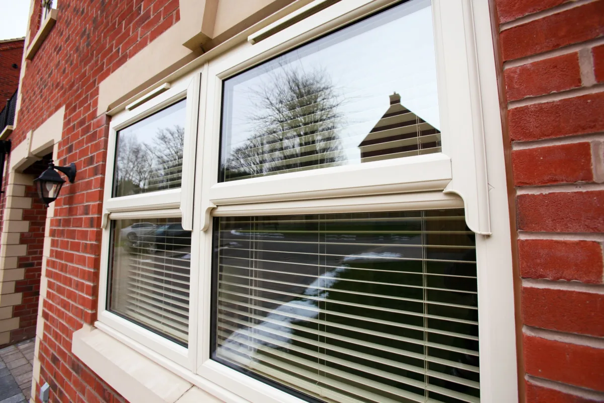 Sash Horn Windows